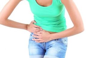 Parasitoak neska baten gorputzean